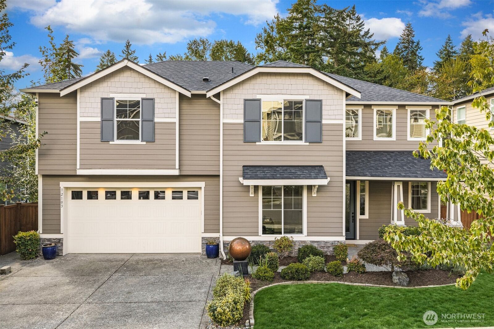 Property Photo: 12103 SE 84th Place WA 98056