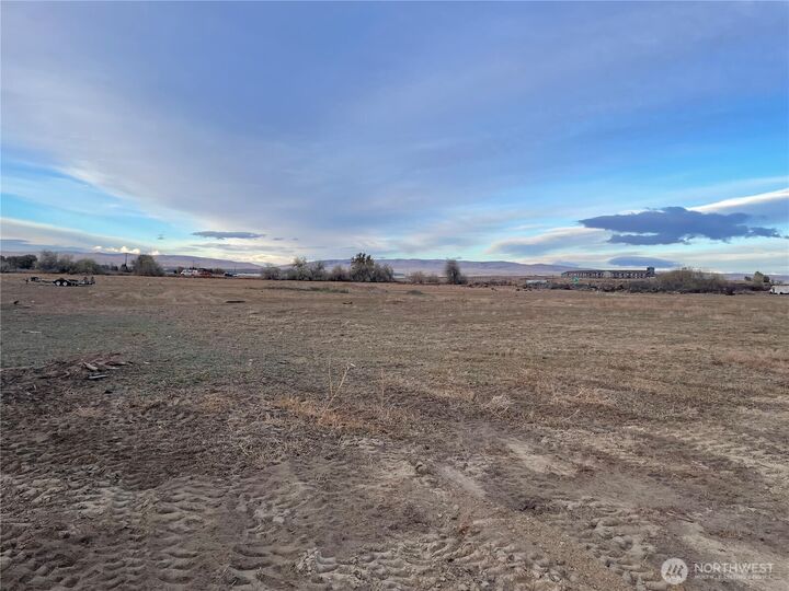 Property Photo:  4411  Clyde Circle  WA 98944 