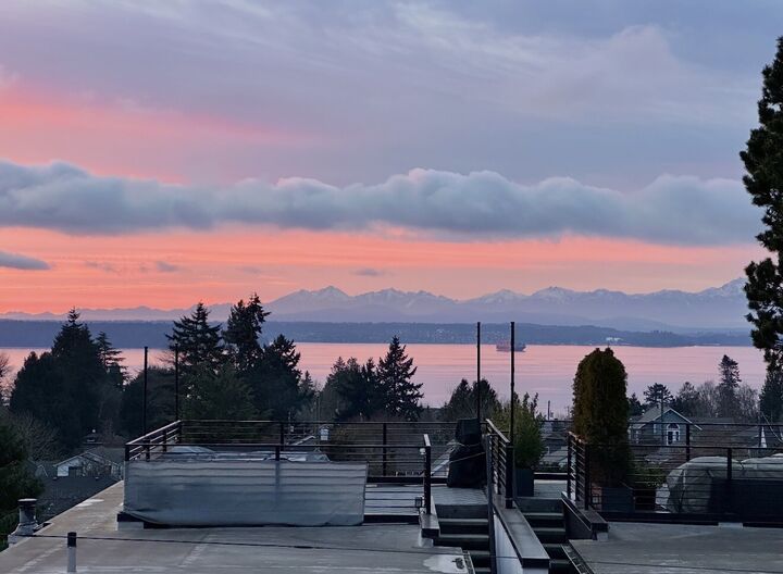 Property Photo:  5917 B  California Avenue SW  WA 98136 