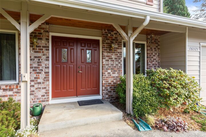 Property Photo: 16321 NE 98th Street WA 98052