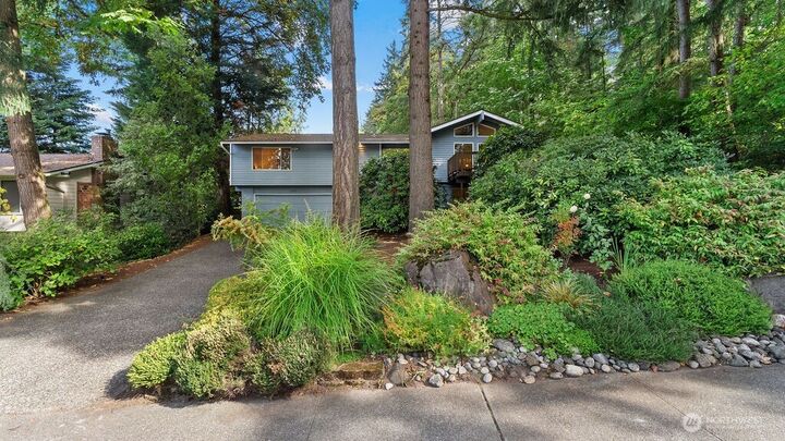 Property Photo:  6504  119th Avenue SE  WA 98006 