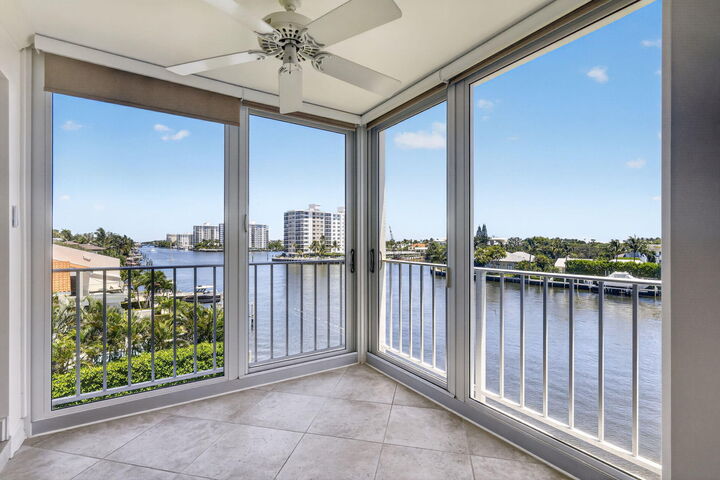Property Photo:  555 SE 6th Avenue 4F  FL 33483 