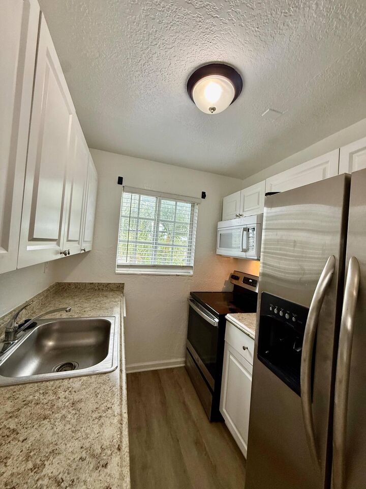 Property Photo: 3370 NE 16th Terrace Unit 3 FL 33064