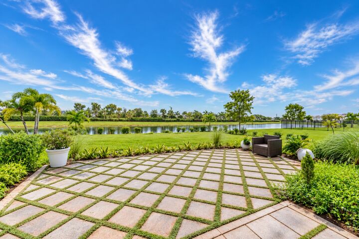 Property Photo: 5626 Macoon Way 5626 FL 33470