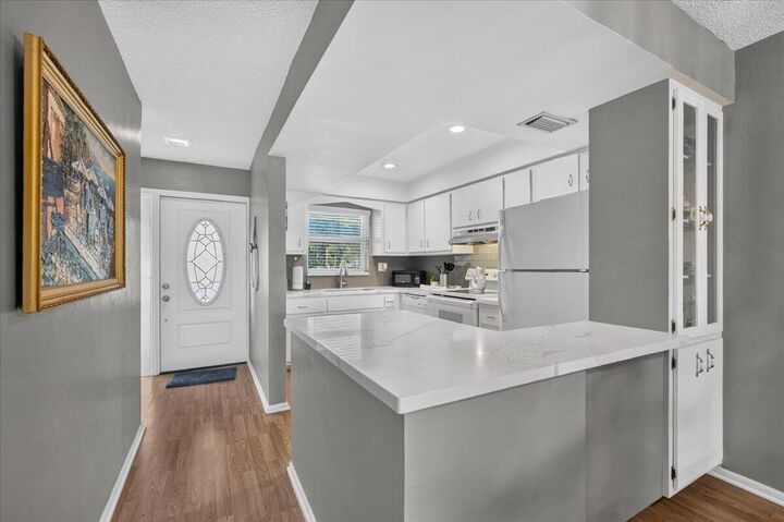 Property Photo:  333 NE 19th Avenue 203  FL 33441 