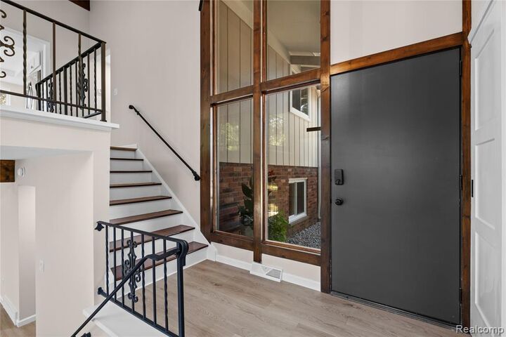 Property Photo: 1960 Glen Iris Drive MI 48382