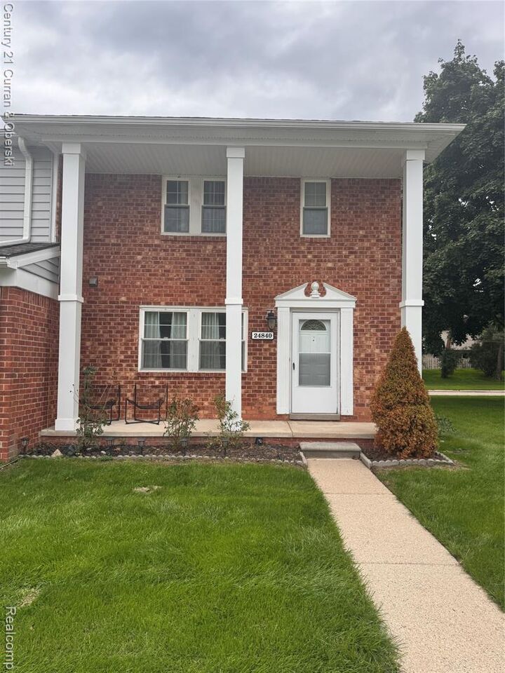 Property Photo: 24840 Olde Orchard St MI 48375