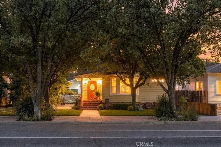 Property Photo:  1935 Vine Street  CA 93446 