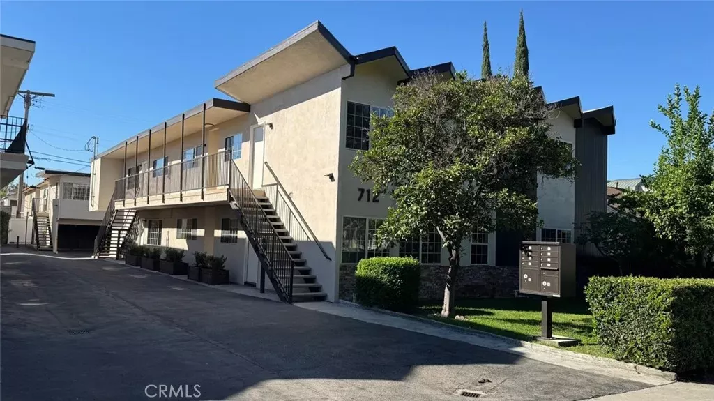 Property Photo:  712 W Doran Street 1  CA 91203 