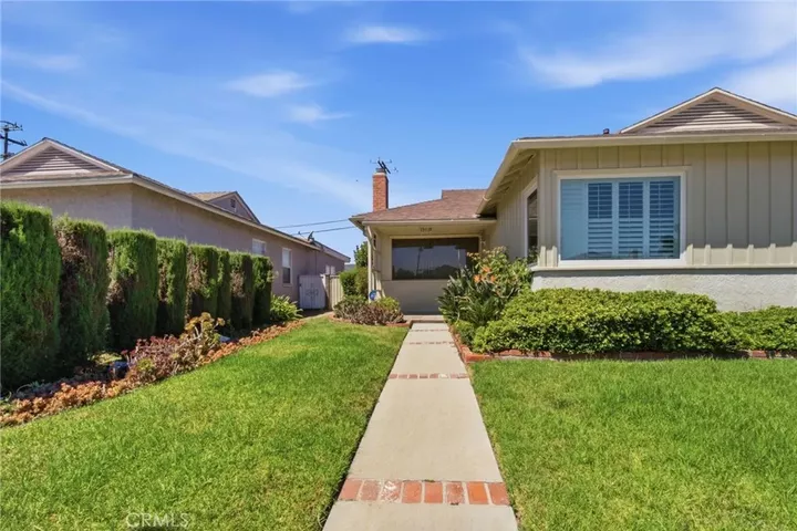 Property Photo:  13119 Van Ness  CA 90249 