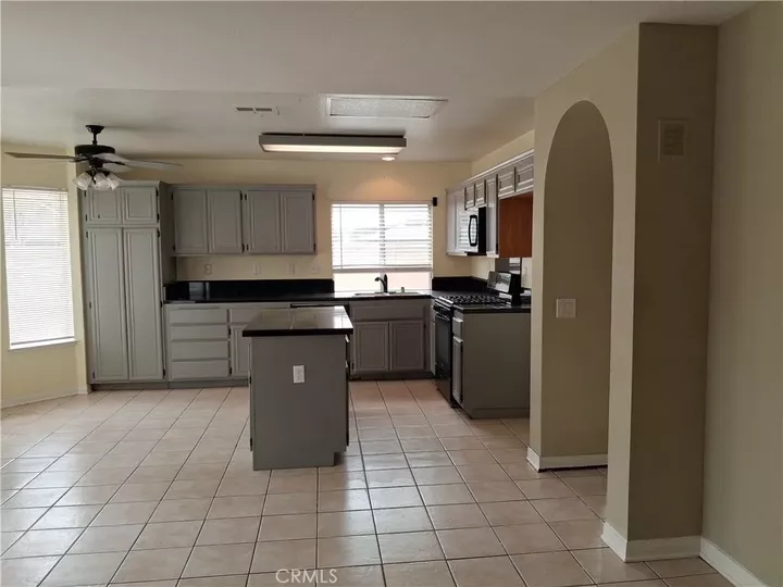 Property Photo: 828 Greenwich Court CA 92545