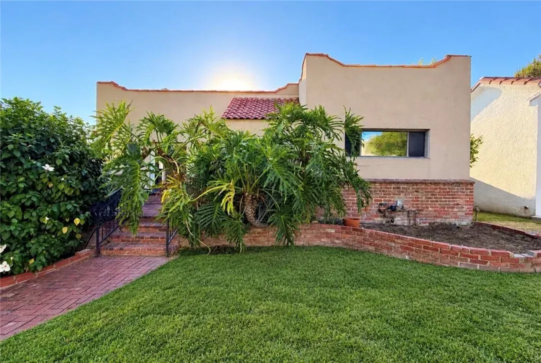 Property Photo:  1443 Dorothy Drive  CA 91202 