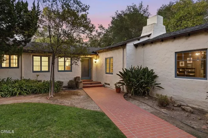 Property Photo:  610 W Eucalyptus Street  CA 93023 