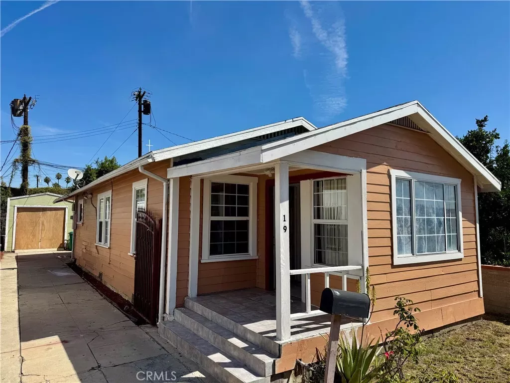 Property Photo:  19 E Platt  CA 90805 
