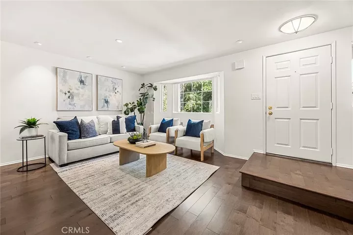 Property Photo:  246 Alpine St 9  CA 91106 