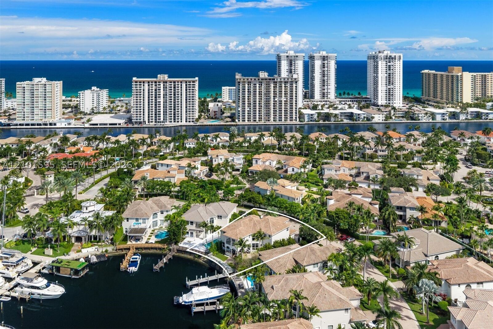 Property Photo:  1426 Commodore Way  FL 33019 