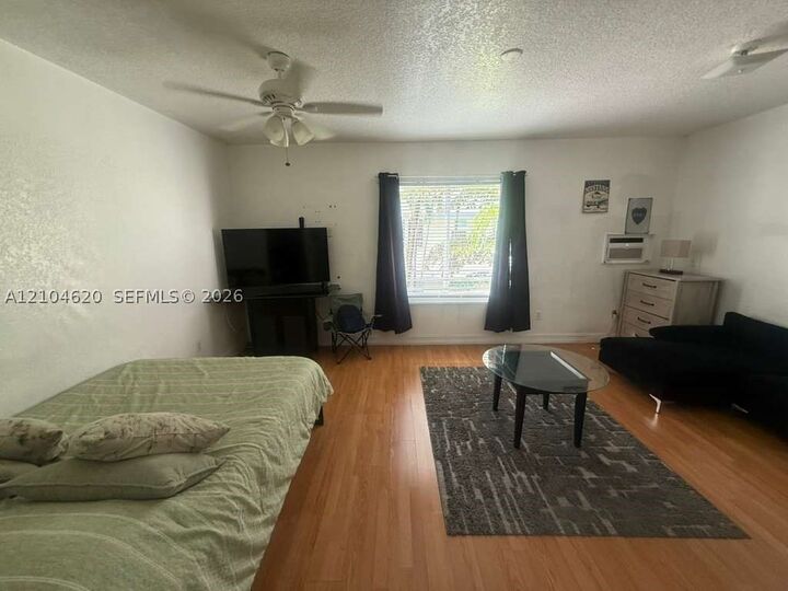 Property Photo: 820 Euclid Ave 206 FL 33139