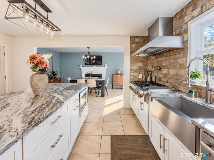 Property Photo:  39 Regency Hill  CT 06708 