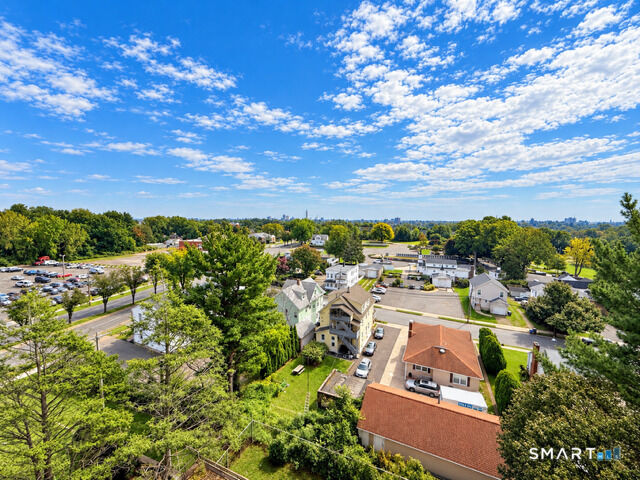 Property Photo: 2625 Park Avenue 7P CT 06604