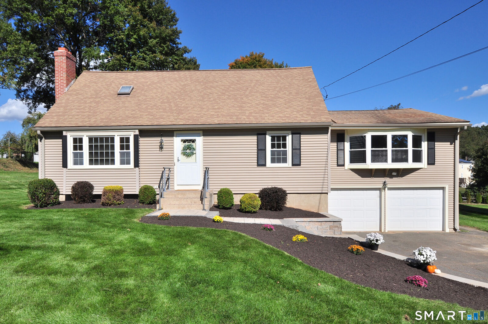 Property Photo: 8 Peppercorn Lane CT 06026