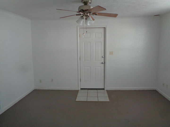 Property Photo: 2951 W Lincoln Street MO 65802
