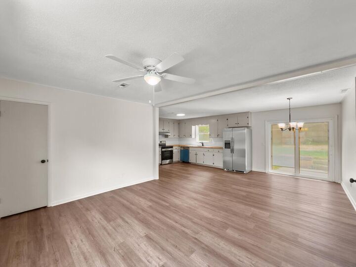 Property Photo:  61 King St  AL 36350 