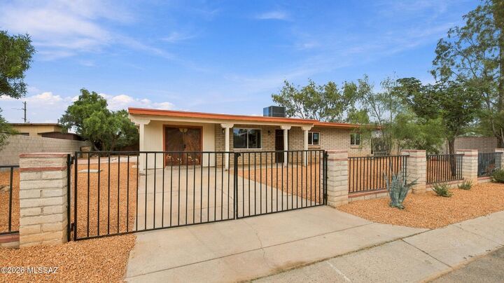 Property Photo:  6558 S Iberia Circle  AZ 85757 