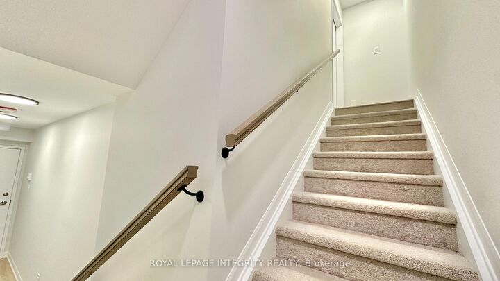 Property Photo:  1001 Glenroy Gilbert Drive 22  ON K2J 7N9 