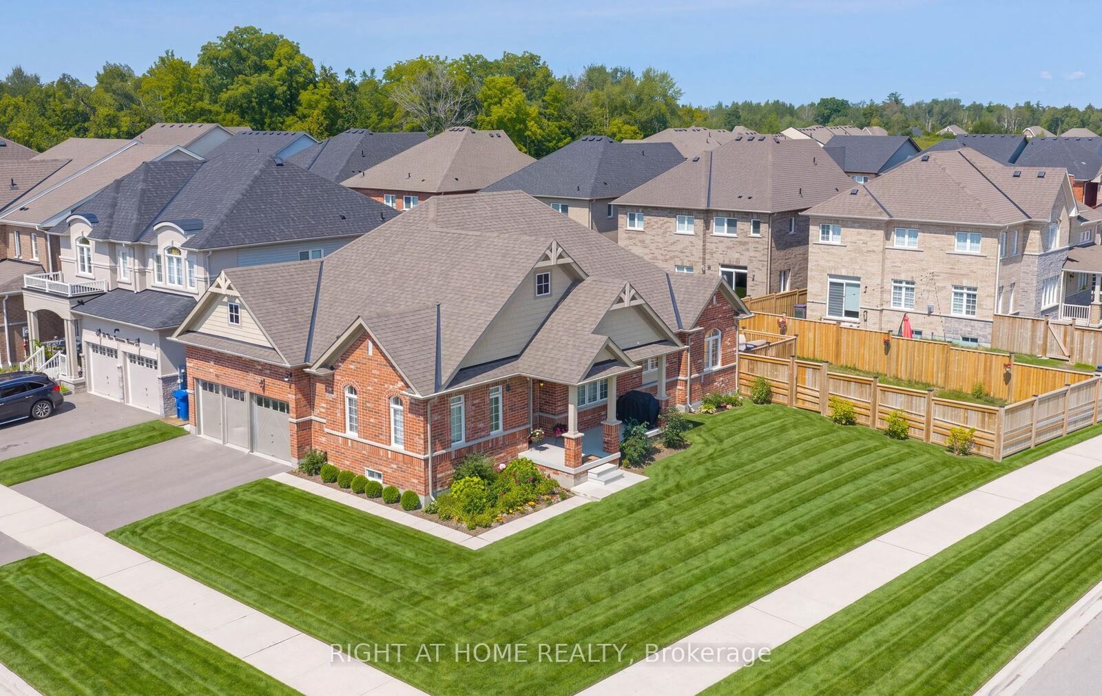 Property Photo:  2 Cliff Thompson Court  ON L0E 1R0 
