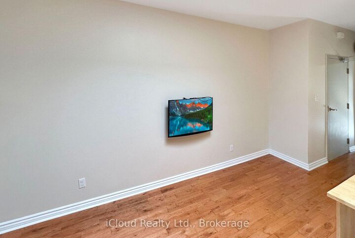 Property Photo:  67 King Street W 1  ON L9H 1T5 