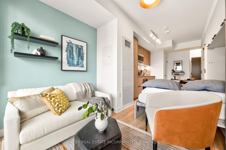 Property Photo:  127 Broadway Avenue 3203  ON M4P 1V3 