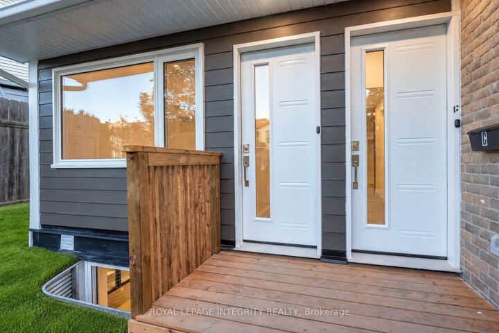 Property Photo:  775 Kingfisher Crescent C  ON K1E 2L5 