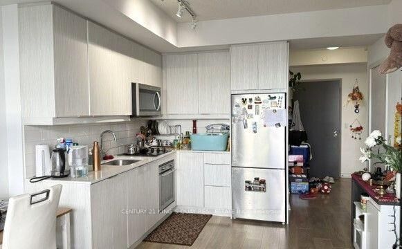 Property Photo: 36 Forest Manor Road 1004 ON M2J 1M1