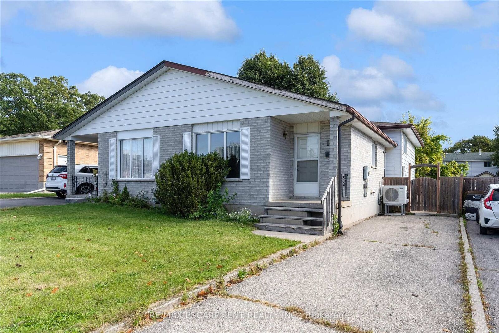 Property Photo:  16 Crystal Court  ON N1R 7T2 