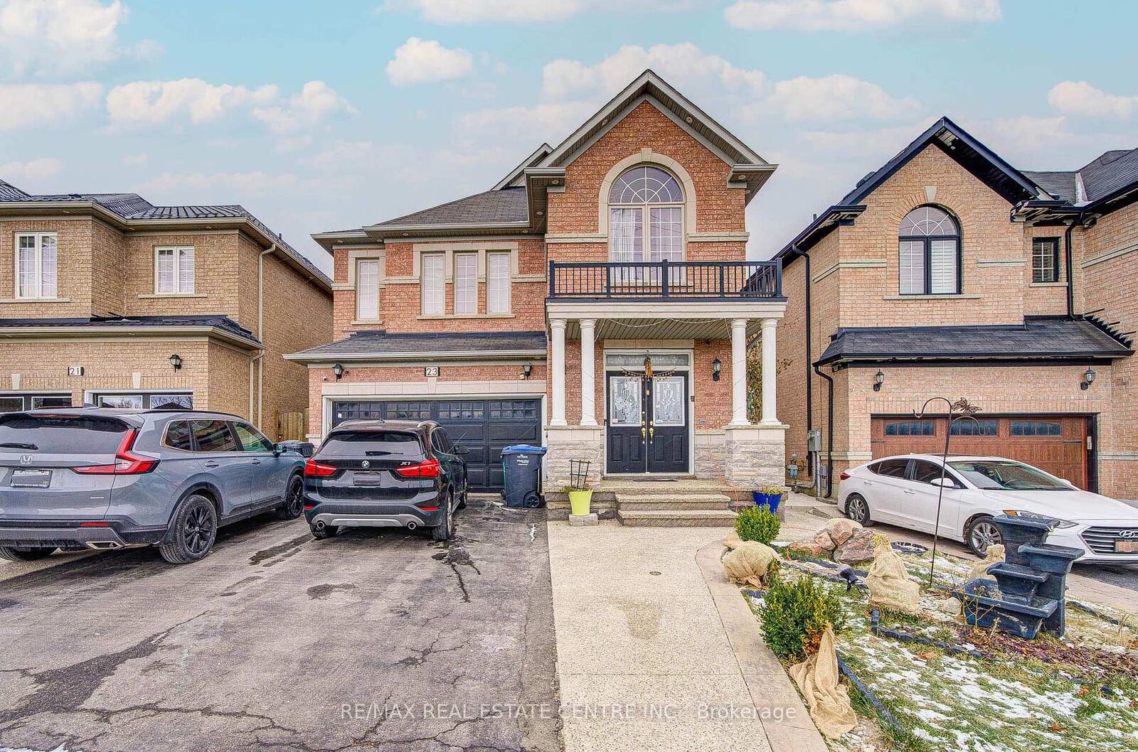 Property Photo:  23 Gamson Crescent Bsmt  ON L6R 0V7 