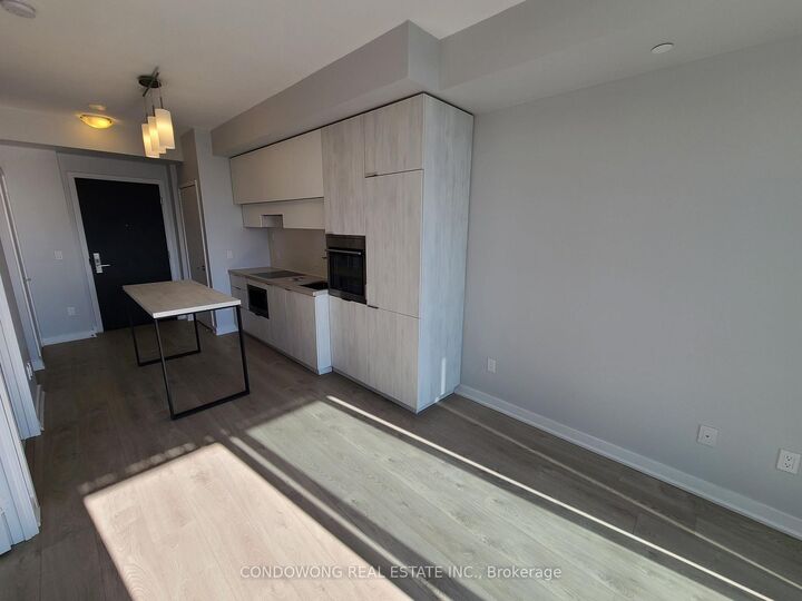 Property Photo:  8 Eglinton Avenue E 3704  ON M4P 0C1 