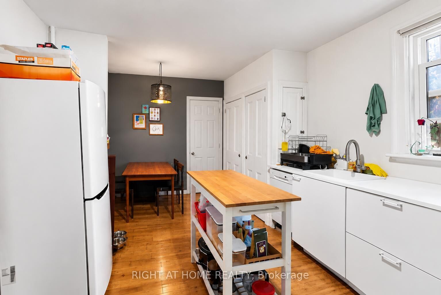 Property Photo:  10 Borden Street Main Floor  ON M5S 2M9 