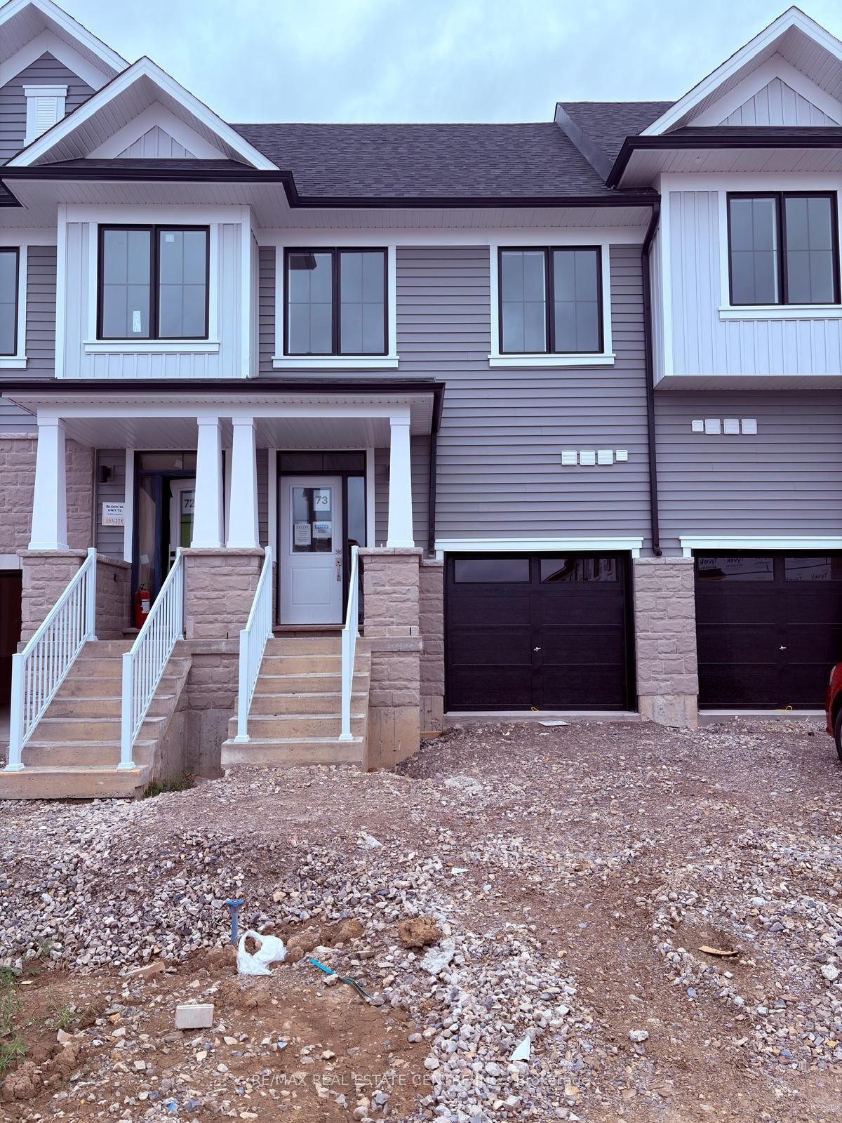 Property Photo:  8 Elite Crescent  ON N3W 0L1 