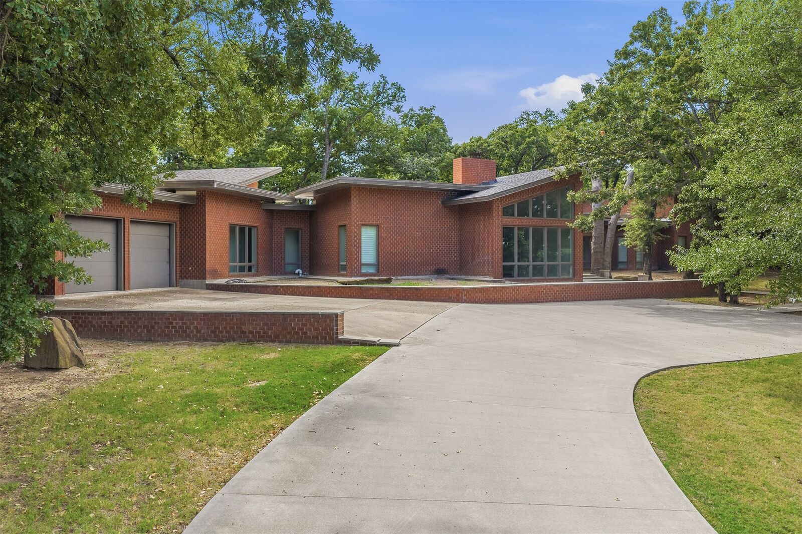 Property Photo:  260 Country Club Road  OK 73401 