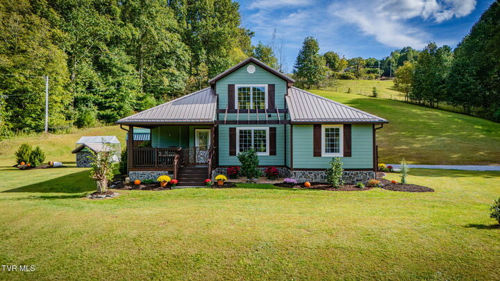 Property Photo: 110 5 Sisters Lane TN 37687