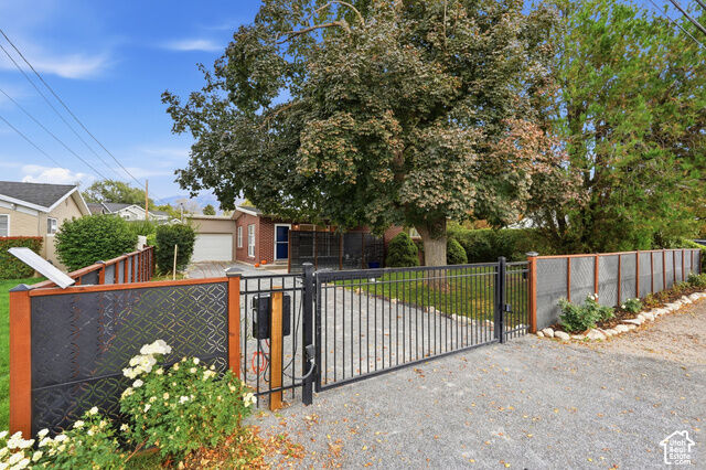 Property Photo: 4605 S 600 E UT 84107
