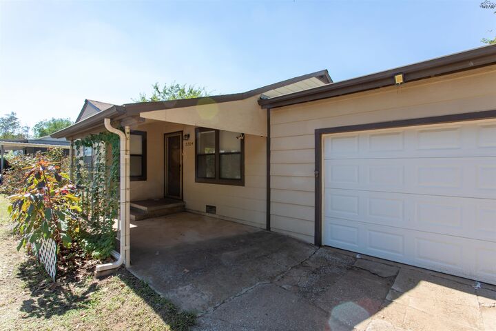 Property Photo:  2204 Kimberly Lane  TX 76301 