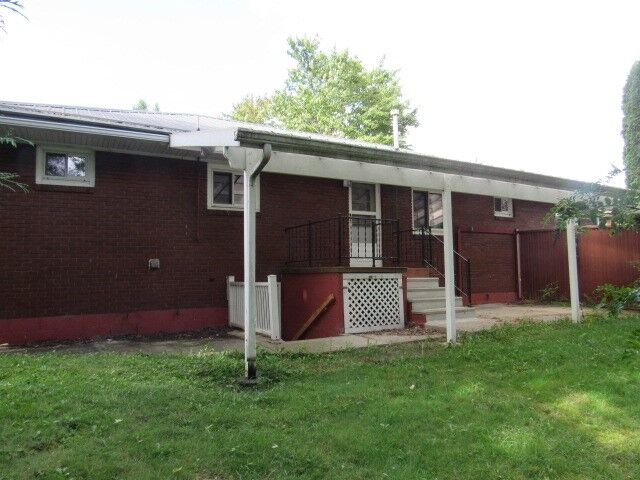 Property Photo:  2777 Richland Street  PA 15904 