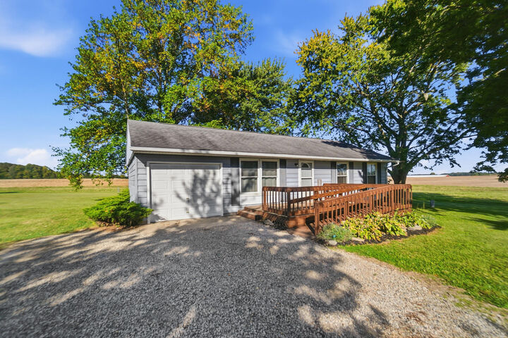 Property Photo: 6206 Cemetery Road OH 43318