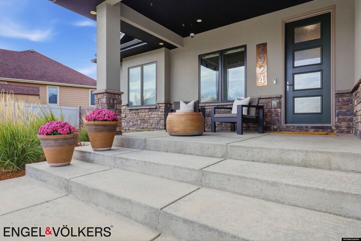 Property Photo:  2924 Croydon Drive  WY 82609 