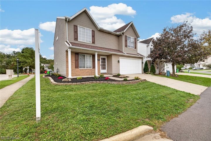 Property Photo: 1115 Oxford Circle OH 44312