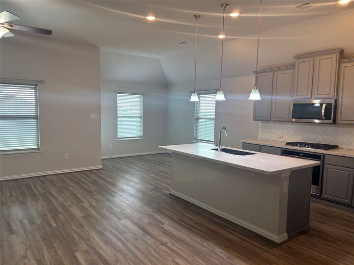 Property Photo: 330 Algaroba Loop TX 78610
