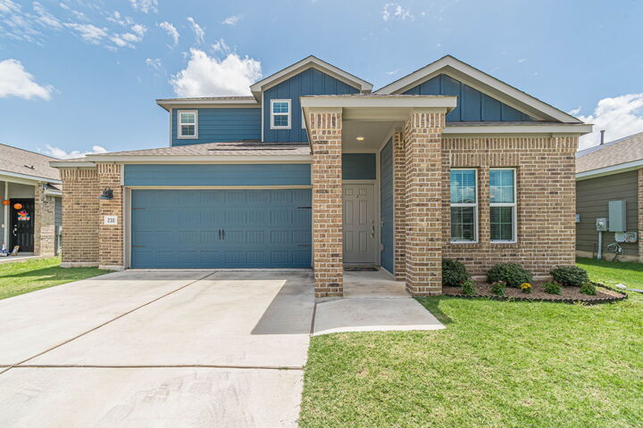 Property Photo: 230 Madrid Street TX 78640