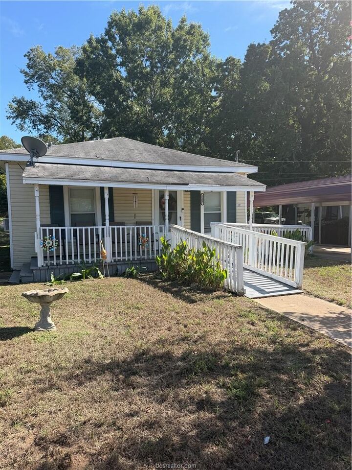 Property Photo:  1107 Boulevard Street  TX 77803 