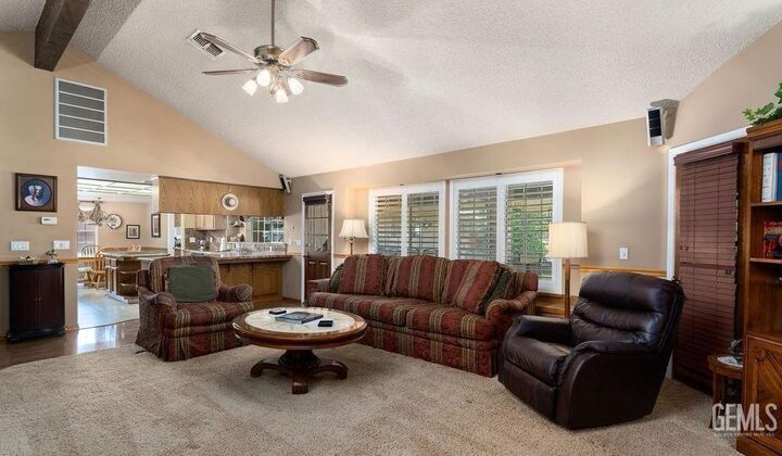 Property Photo: 1913 Morning Rose Drive CA 93312